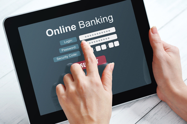 tablet banking_177915284-thumb-380xauto-2920